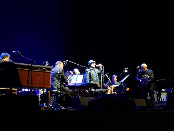 43375270_1373646952770149_6229259603629047808_n